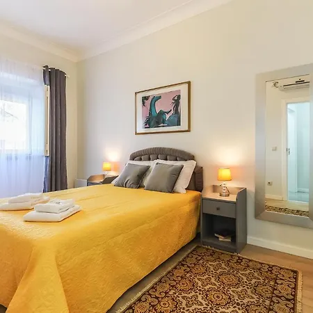 Lägenhet Portucale ! Moscavide Casa Branca W/ Terrace Lisboa