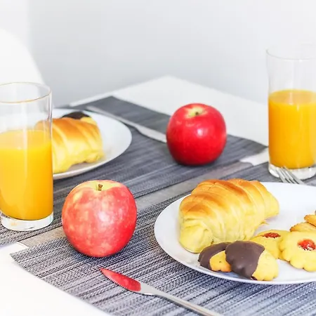 Lägenhet Portucale ! Moscavide Casa Branca W/ Terrace