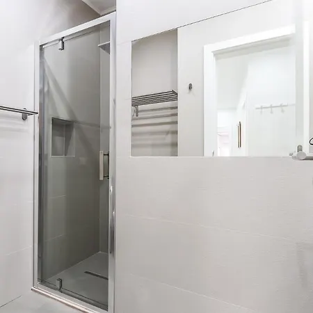 Lägenhet Portucale ! Moscavide Casa Branca W/ Terrace