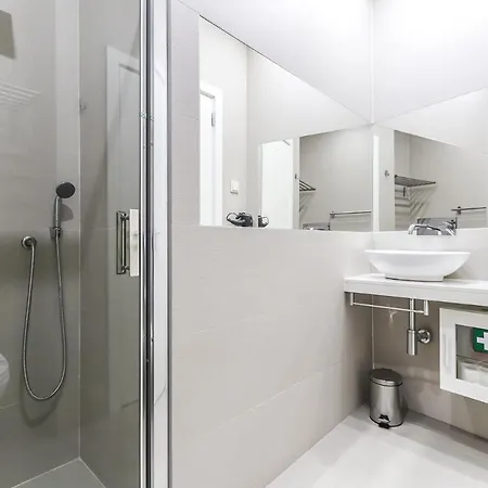 Portucale ! Moscavide Casa Branca W/ Terrace Лиссабон