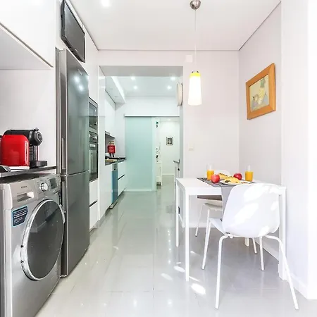 Portucale ! Moscavide Casa Branca W/ Terrace *