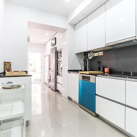 Portucale ! Moscavide Casa Branca W/ Terrace Апартаменты