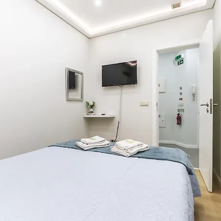 Portucale ! Moscavide Casa Branca W/ Terrace * Lisboa