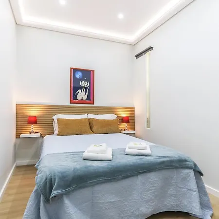 Portucale ! Moscavide Casa Branca W/ Terrace Апартаменты