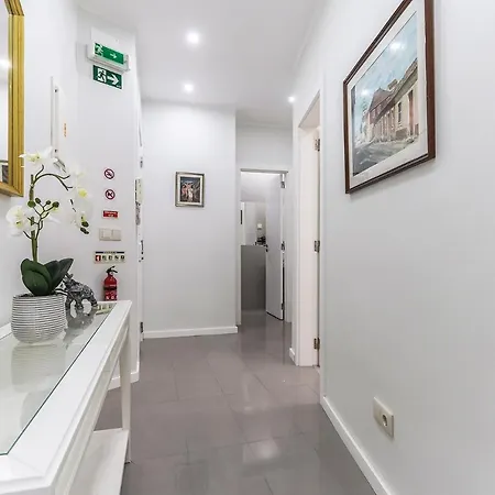 Portucale ! Moscavide Casa Branca W/ Terrace *