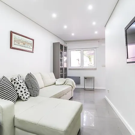 Portucale ! Moscavide Casa Branca W/ Terrace * Lisboa