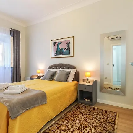 Portucale ! Moscavide Casa Branca W/ Terrace Appartamento Lisbona